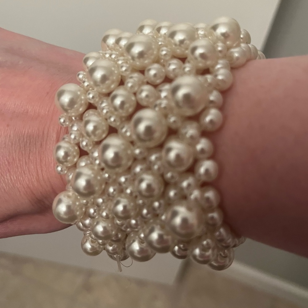 Elegant Pearl Beaded Bracelet